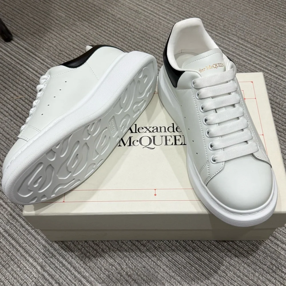 Alexander McQueen Men's Black & White Sneakers - Picture 3 of 6